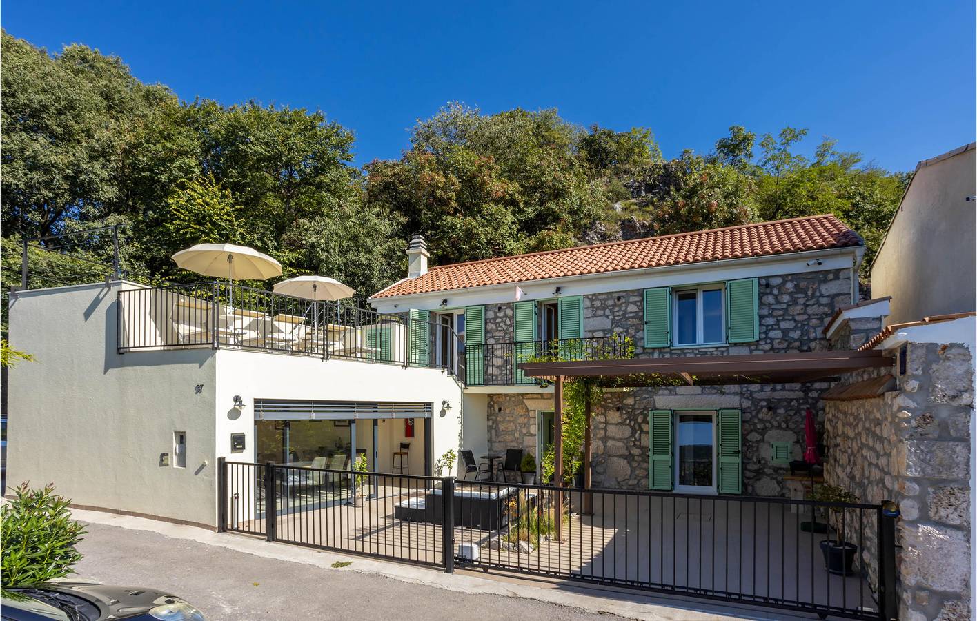 Geräumige 2-Zimmer-Wohnung mit Pool in der Nähe von Grizane und dem Fluss Dubračina in Grizane, Primorje-Gorski Kotar