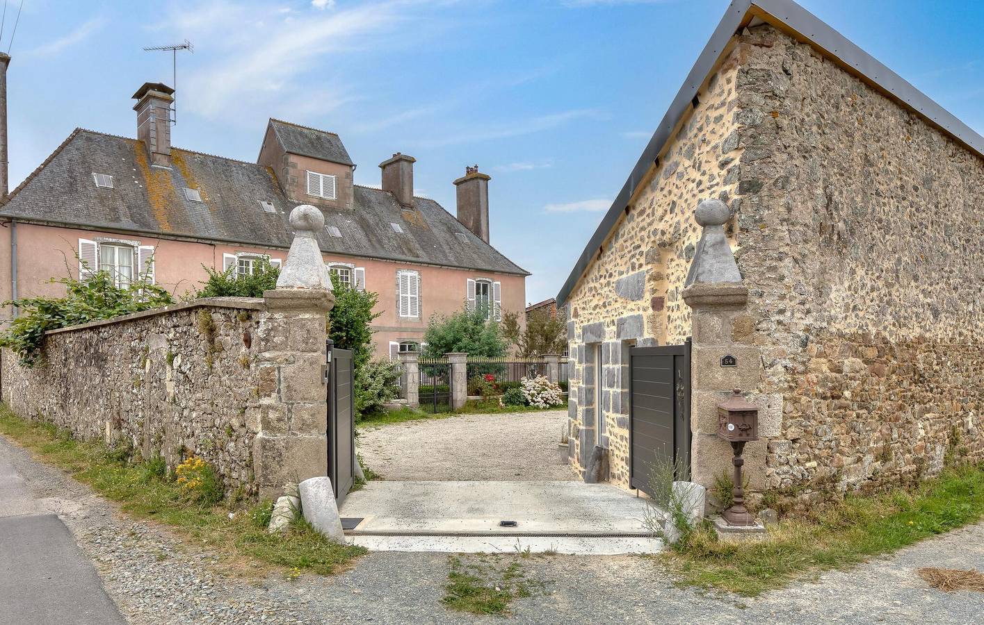 Appartement confortable au bord de la mer avec WiFi, TV, Parking in Gouville-sur-Mer, Région de Coutances