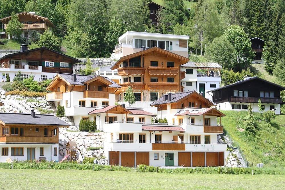Chalet in Saalbach am Skilift in Hinterglemm, Saalbach-Hinterglemm