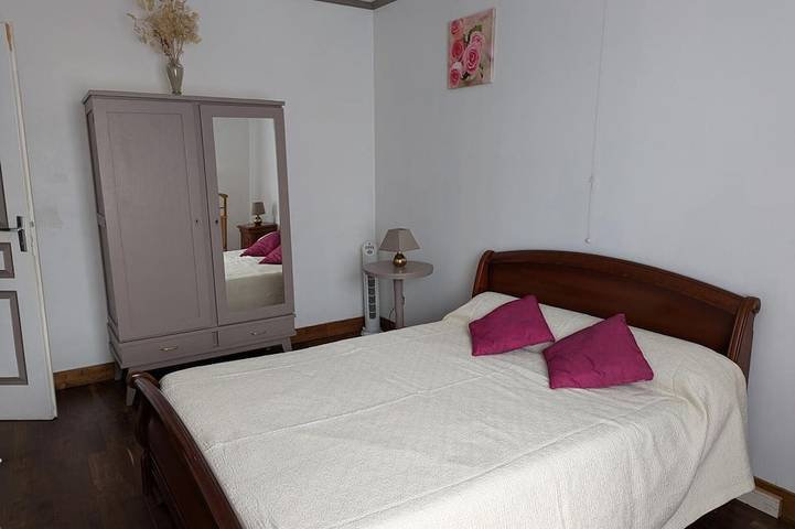 Gîte pour 6 personnes, avec jardin à Saint-Angeau - 4
