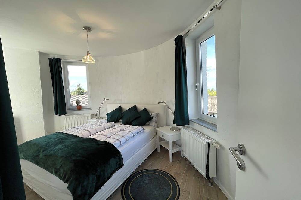 Ganze Wohnung, Historischer Wasserturm,Nähe Naturpark Eifel,Phantasialand,Köln,Bonn,Wanderwege in Bornheim, Rhein-Sieg-Kreis