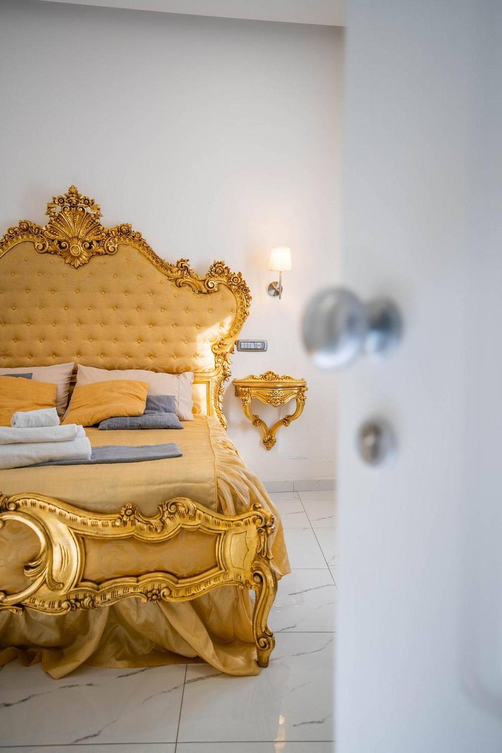 Ganze Wohnung, Queen Apartment mit Wlan und Klimaanlage in Salerno, Tyrrhenische Küste Kampanien