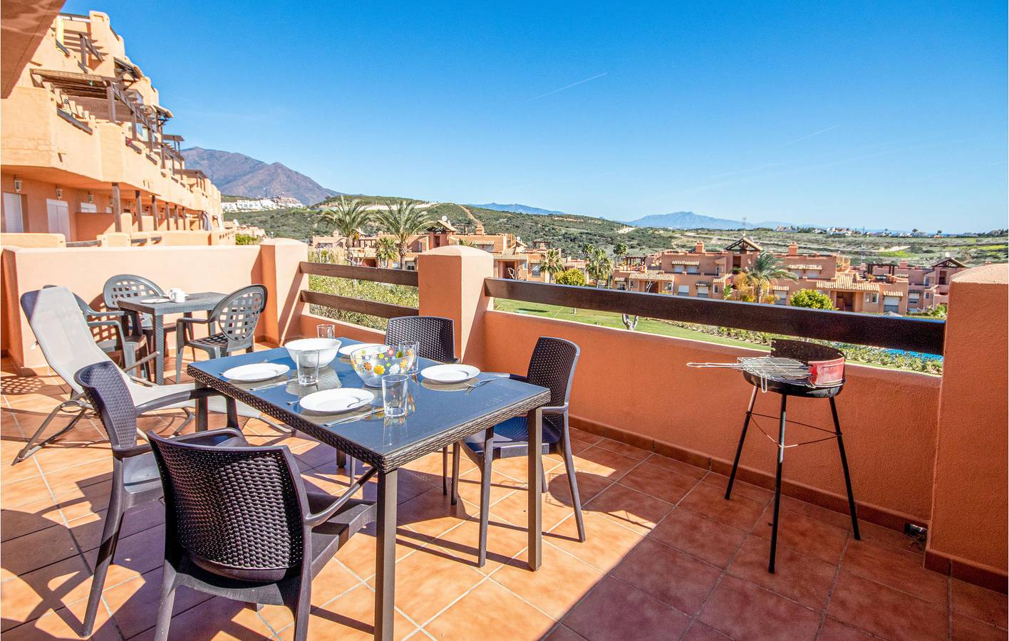 Entire holiday apartment, Sea View Apartment with Pool, Garage & WiFi in Casares del Sol, Casares