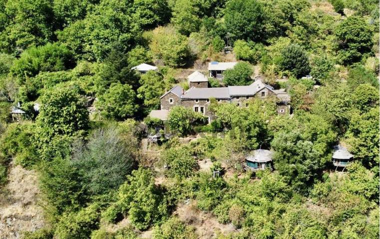 Maison de vacances pour 2 personnes, avec Balcon et Terrasse ainsi que Jardin et Piscine