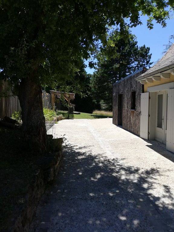 Gîte pour 5 personnes, avec terrasse ainsi que jardin et piscine à Sarlat-la-Canéda - 3