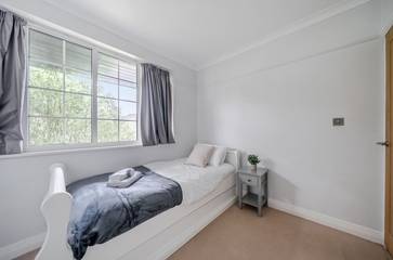 Apartment for 3 People in Thorpe Park, Surrey, Photo 2