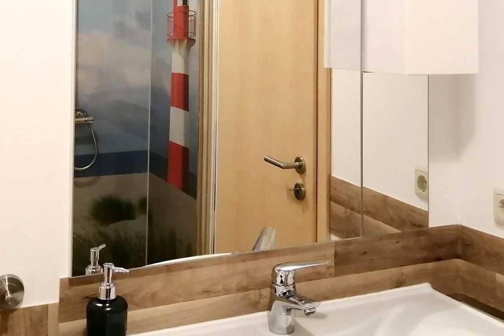Ganze Wohnung, Ferienzimmer Leuchtturm - Ferienwohnungen Machnitzki in Klein Nemerow, Groß Nemerow