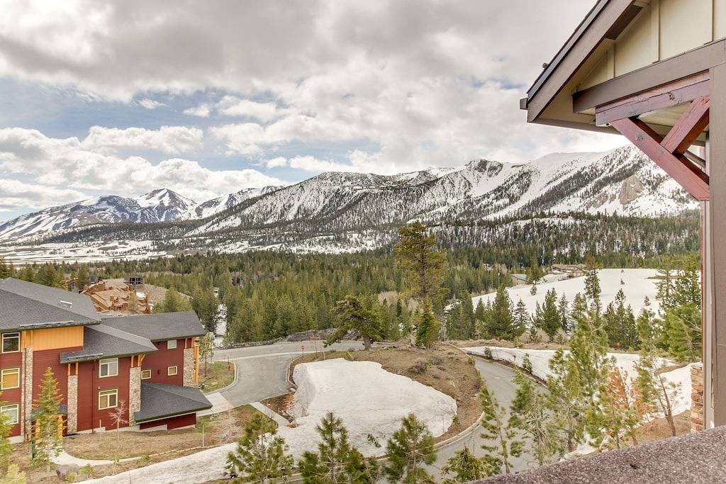 Ganze Wohnung, Gemeinschafts-Whirlpool mit Bergblick und Nähe zu Skipisten und Sommer-Radwegen. in Mammoth Lakes, Mammoth Mountain