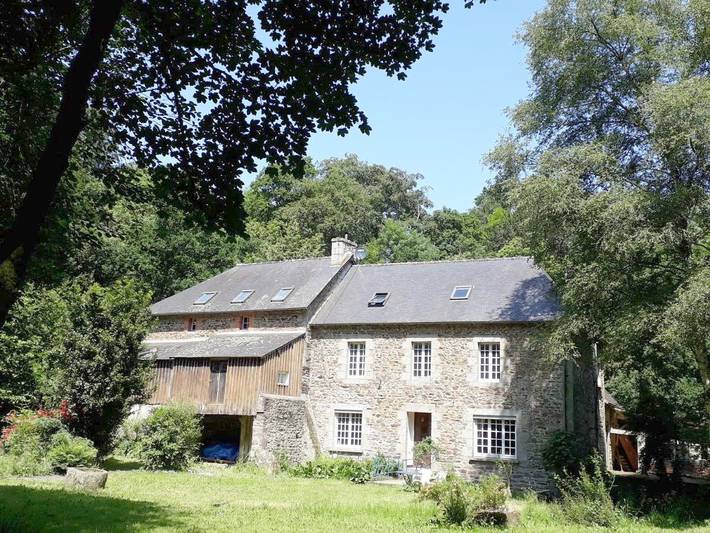Location de vacances pour 2 personnes, avec Terrasse et Jardin à Goudelin