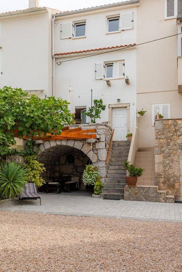 Ferienhaus für 6 Personen, mit Terrasse, mit Haustier in Punat