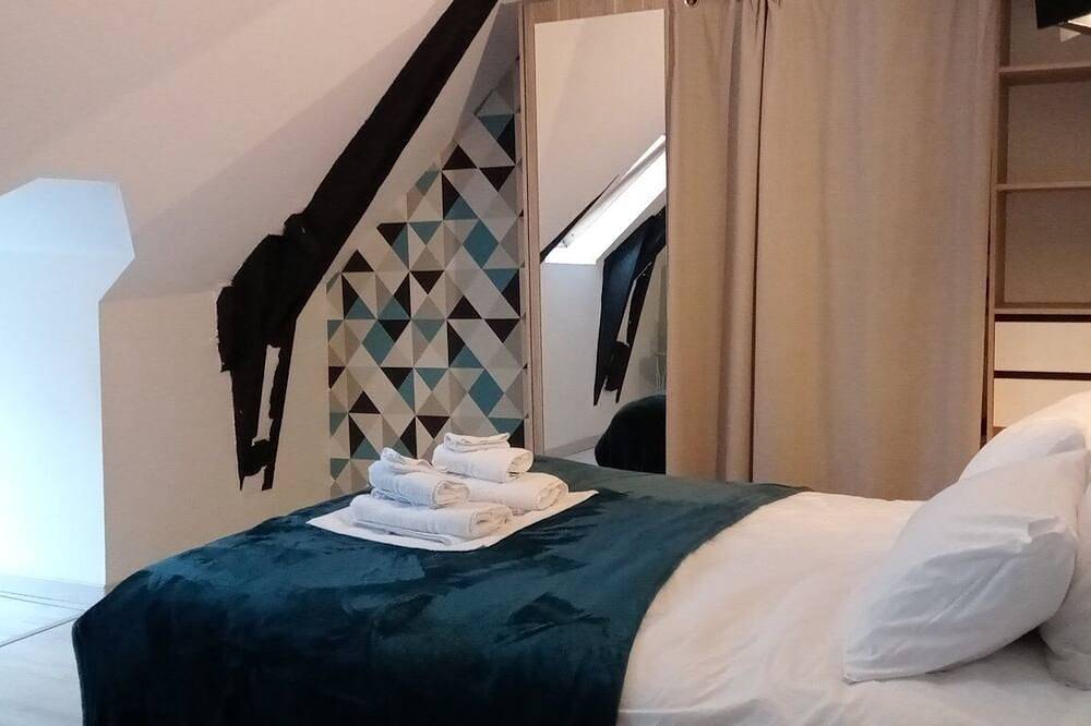 Longére  de caractère avec piscine 6 chambres avec petit étang . in Martigné-Ferchaud, Fougères-Vitré