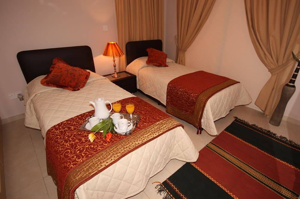 Luxuriöse private Ferienvilla im Herzen der Pissouri Bay. 2 Minuten zu Fuß zum Strand in Πισσούρι, Südzypern