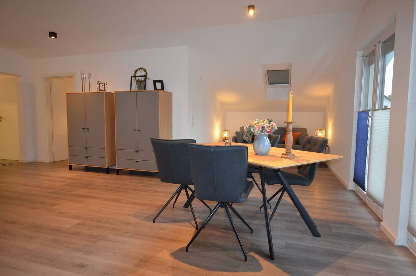 Ganze Wohnung, Moderne Ferienwohnung in Oberbayern mit außergewöhnlichem Berg- und Seeblick in Prem, Bayerische Alpen