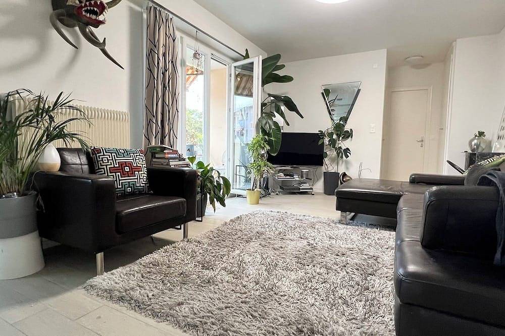 Appartamento intero, Cozy 1bedroom in Nyon, 10 min from Central Station in Nyon, Lago Lemano
