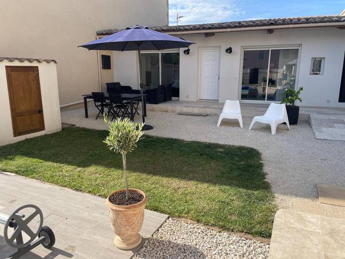 Location de vacances pour 2 personnes, avec terrasse et piscine à Sainte-Cécile-les-Vignes - 3
