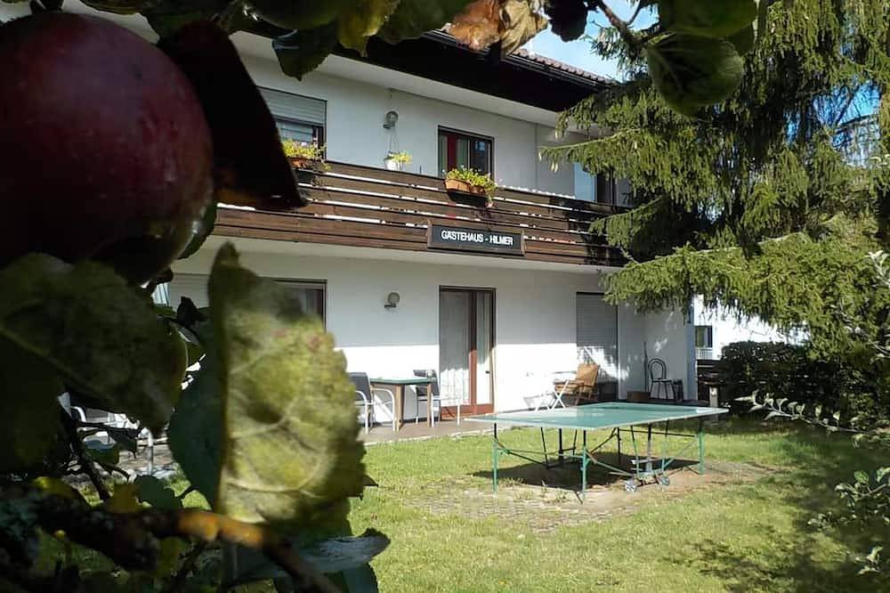 Ganze Wohnung, Großzügige 106-qm-Ferienwohnung mit Terrasse und Garten in Konzell, Ostbayern