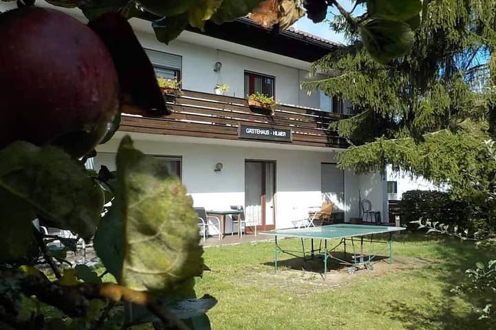 Ferienwohnung für 9 Personen, mit Garten