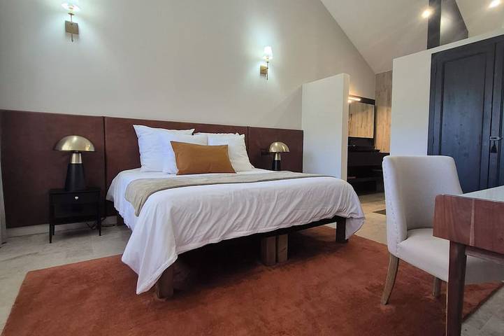 Location de vacances pour 6 personnes, avec jardin à Sainte-Colombe-de-Peyre - 2