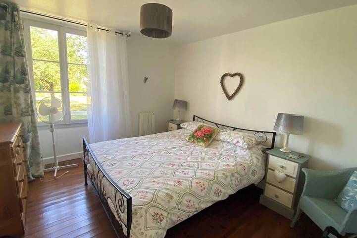 Location de vacances pour 12 personnes, avec balcon et jardin à Ruffec - 4