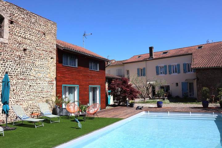 Location de vacances pour 2 personnes, avec Terrasse ainsi que Jardin et Piscine à Riscle