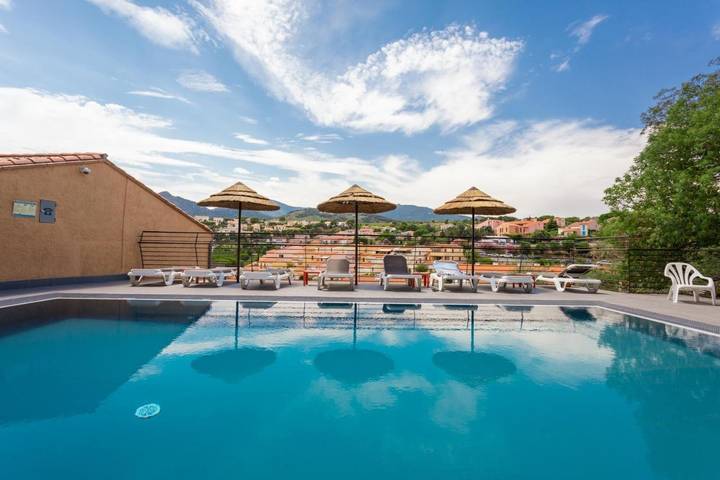 Hôtel pour 2 personnes, avec piscine et jacuzzi ainsi que jardin et sauna
