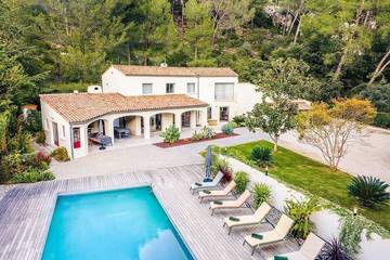 Gîte pour 12 personnes, avec jardin à Gémenos