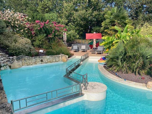 Location de vacances pour 14 personnes, avec piscine et terrasse ainsi que jardin et vue à Mauzens-et-Miremont - 4