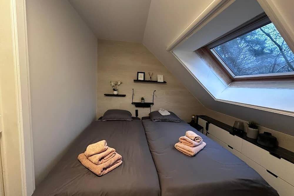 Geheel appartement, Chalet in ’t bos – gezin, wandelroutes & Hs wifi, Houthalen, Genk in Houthalen, Houthalen-Helchteren