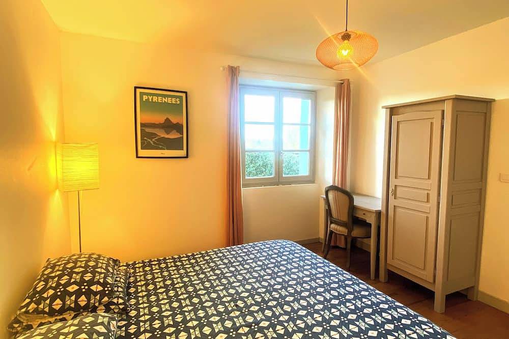 Apartamento entero, Gîte d'Aspe, cosy apartment in the heart of the Sainte Croix district in Oloron-Sainte-Marie, Béarn