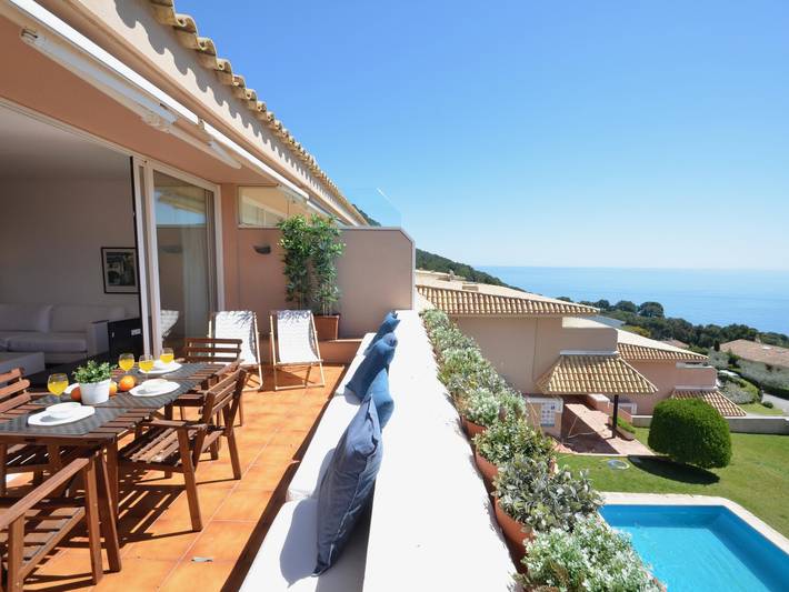 Vakantieappartement voor 2 personen, with Terras and Tuin as well as Zwembad and Uitzicht in Begur