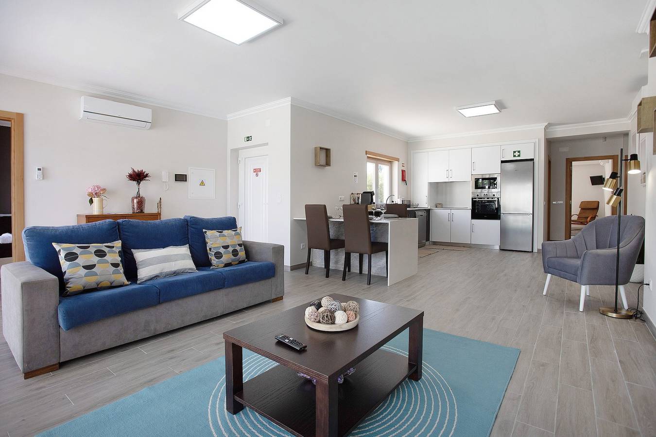 Villa 'Flor' con piscina riscaldata, idromassaggio, Wi-Fi e aria condizionata in Salir de Matos, Leiria District