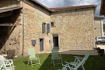 Gîte pour 10 personnes, avec jardin et terrasse à Boussan