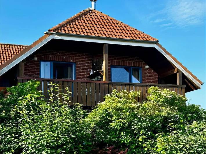 Ferienwohnung für 3 Personen, mit Balkon und Garten in Lemkenhafen