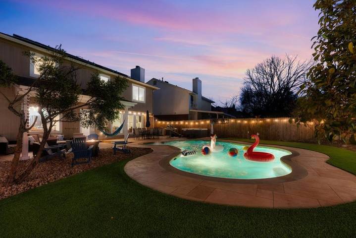 Ferienhaus für 10 Personen, mit Whirlpool und Pool sowie Garten, mit Haustier - 1