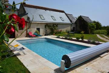 Cottage pour 4 personnes, avec piscine et vue ainsi que jardin et terrasse à Vouvray
