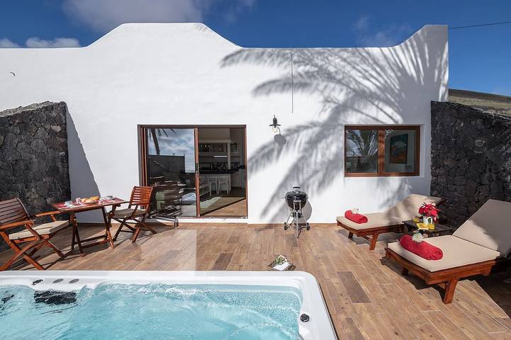 Villa pour 4 personnes, avec jacuzzi - 1