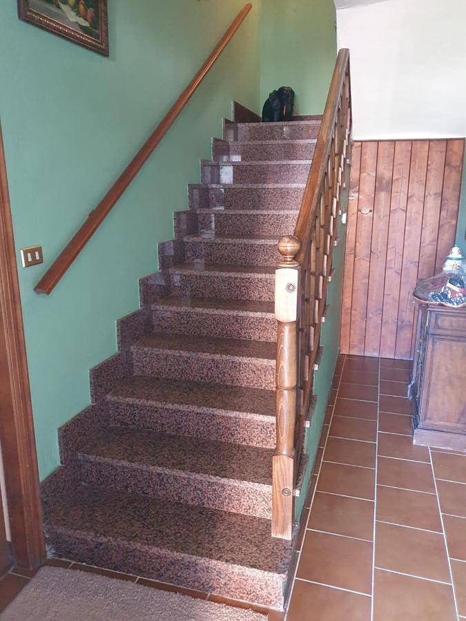 Location de vacances pour 6 personnes, avec balcon et vue, animaux acceptés à Mombarcaro - 2