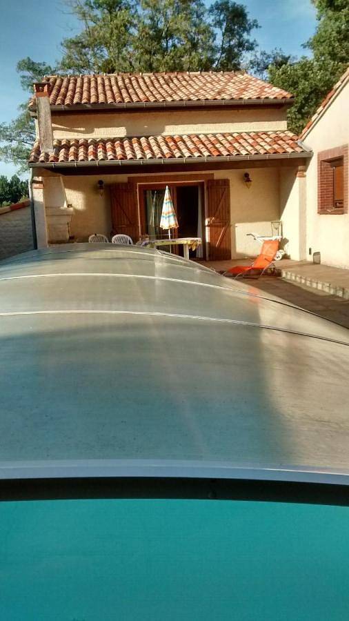 Gîte pour 2 personnes, avec piscine ainsi que jardin et vue à Coufouleux - 2
