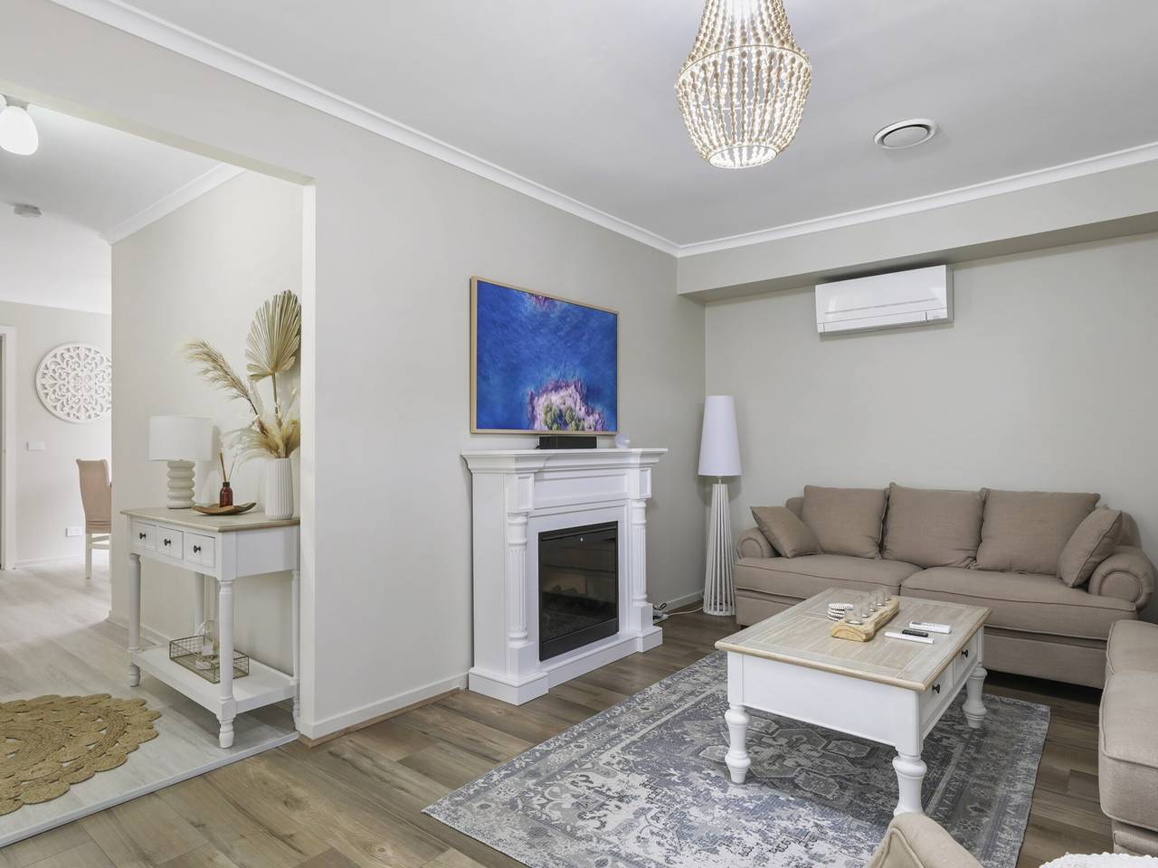 Entire apartment, Spacious 3-Bed Home with Garden in Preston in Darebin City, Melbourne