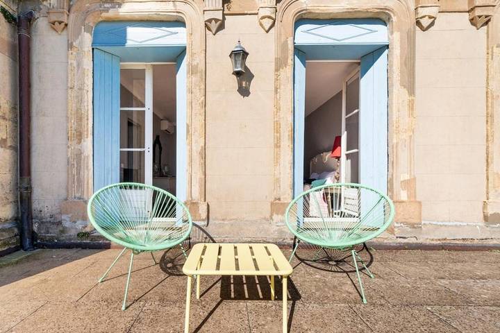 Location de vacances pour 2 personnes, avec balcon et jardin ainsi que piscine et vue à Saint-Thibéry - 3