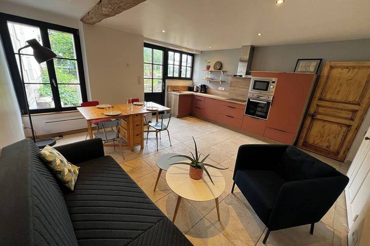 Location de vacances pour 4 personnes, avec jardin et terrasse à Athée-sur-Cher