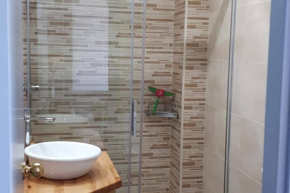Apartamento entero, Impresionantes vistas al mar y al puerto, Wifi Gratuito, Aire Acondicionado, max 4 Personas in Tierras del Ebro, Costa Dorada