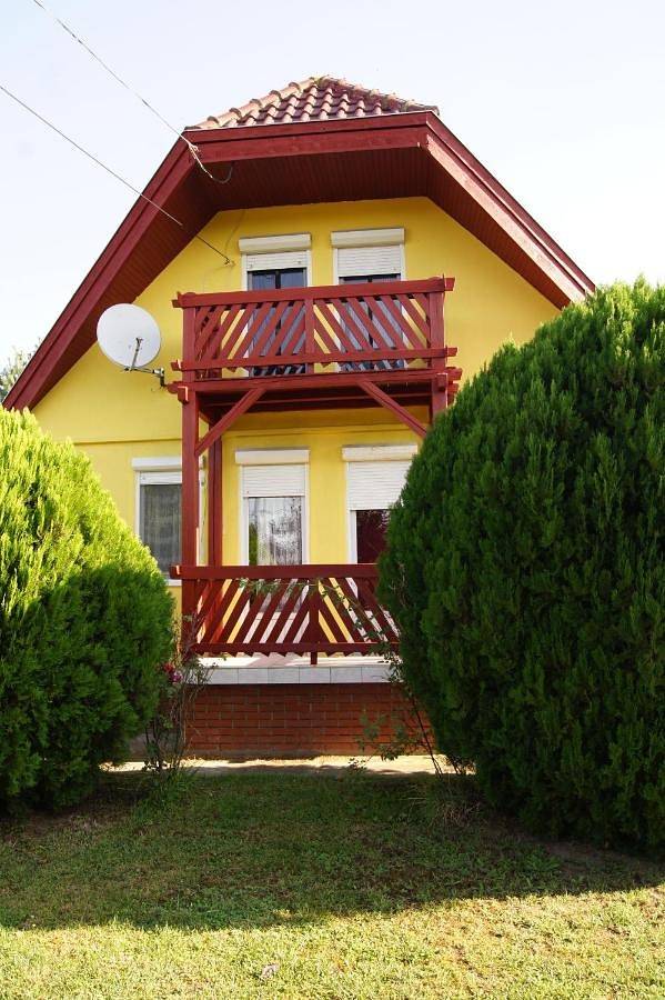 Ferienwohnung für 4 Personen, mit Balkon und Terrasse sowie Garten und Ausblick