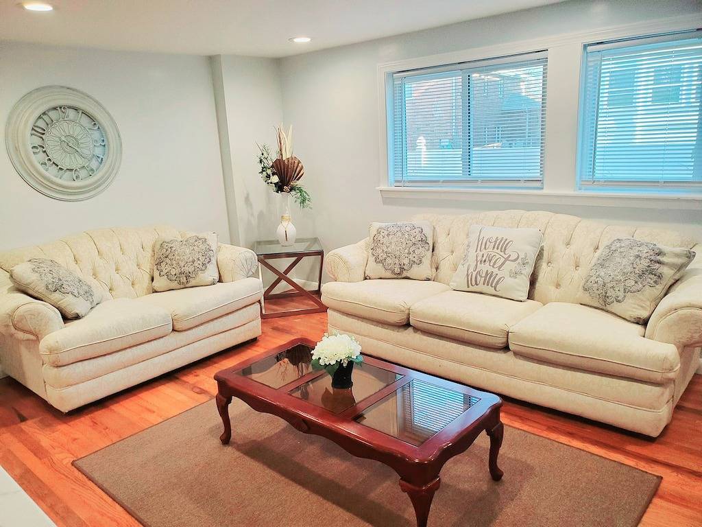 Cozy 3bdr Free parking/Wifi, 5 min to Encore Close to Boston,Cambridge ,Salem in Everett (MA), Massachusetts