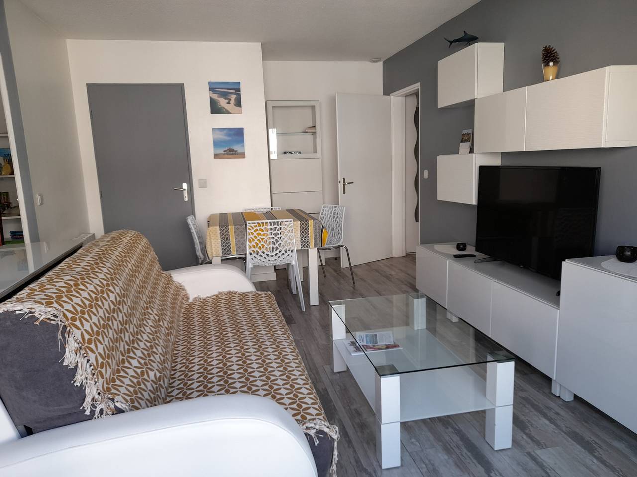 Entire apartment, Arcachon Center - T2 with Private Parking - Cleaning Included in Arcachon, Arcachon region