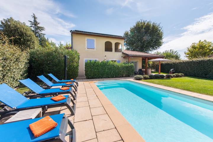 Gîte pour 8 personnes, avec piscine, animaux acceptés à Vallon-Pont-d'Arc - 2