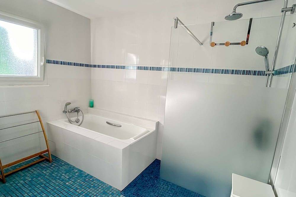 Pretty villa close to beaches and cycle paths in Le Bois-Plage-en-Ré, Ile de Re