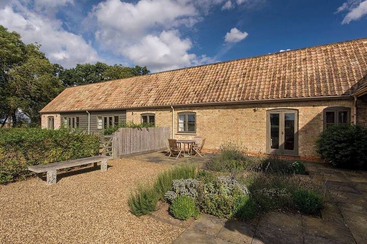 Log cabin for 2 people, with garden in Northamptonshire