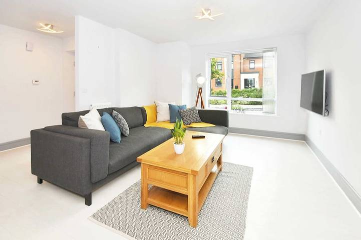 Apartment for 7 people, with balcony in Stoke-on-Trent