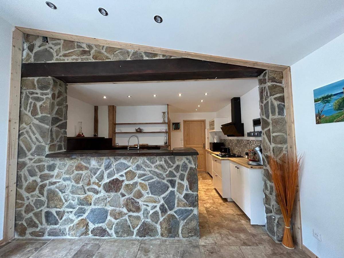 Three-Bedroom House in Malbosc, Parc naturel régional des Monts d'Ardèche